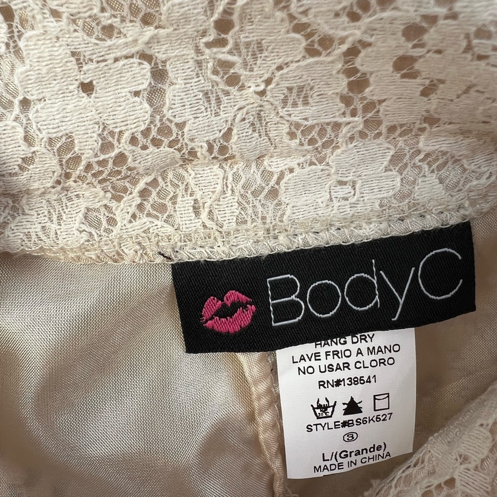 Womens Ivory Cream Chic Lace Mini Skirt Size Large (fits like a M). Boho casual - Picture 4 of 8